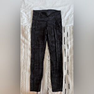 Lululemon Train Free Camo leggings. Size 4.